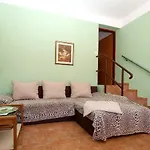 Apartments Kada 1571